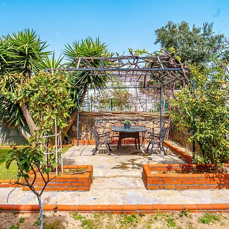 3 Bedroom Villa With A Lovely Garden GundoğAn فيلة *