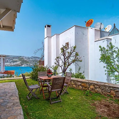 3 Bedroom Villa With A Lovely Garden GundoğAn * بودروم