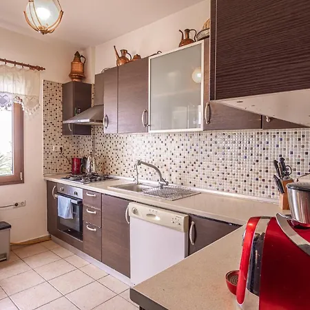 3 Bedroom Villa With A Lovely Garden GundoğAn فيلة