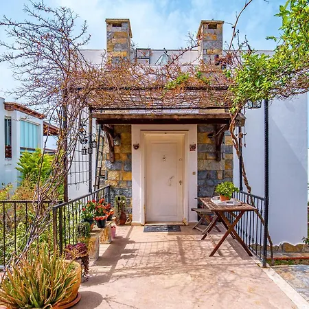3 Bedroom Villa With A Lovely Garden GundoğAn *