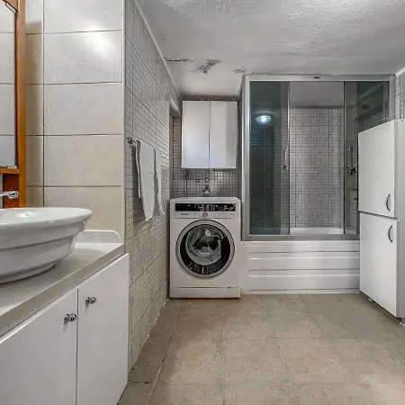 3 Bedroom Villa With A Lovely Garden GundoğAn * בודרום